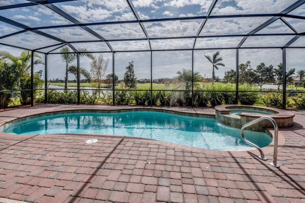 Pool Enclosure Cleaning in Kokomo