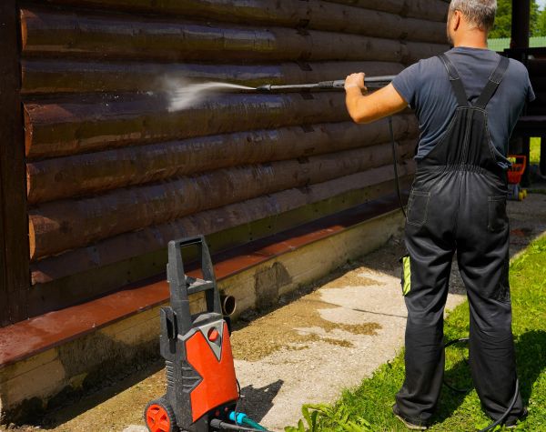 Log Home Pressure Washing in Kokomo