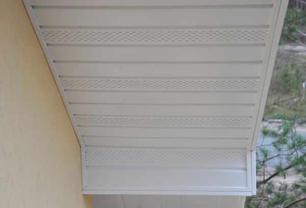 Soffit Dirt Removal in Kokomo