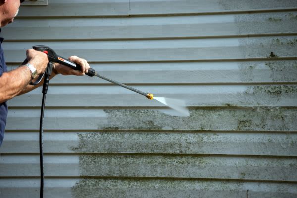 Vinyl Siding Power Washing in Kokomo