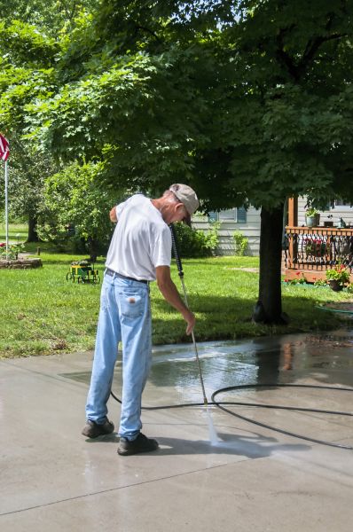 Driveway Concrete Cleaning in Kokomo