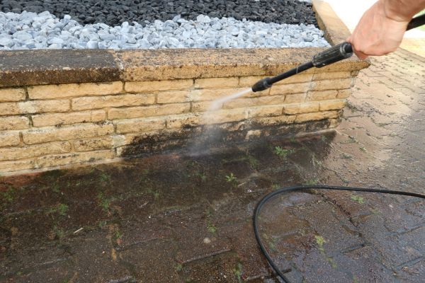 Retaining Wall Power Washing in Kokomo